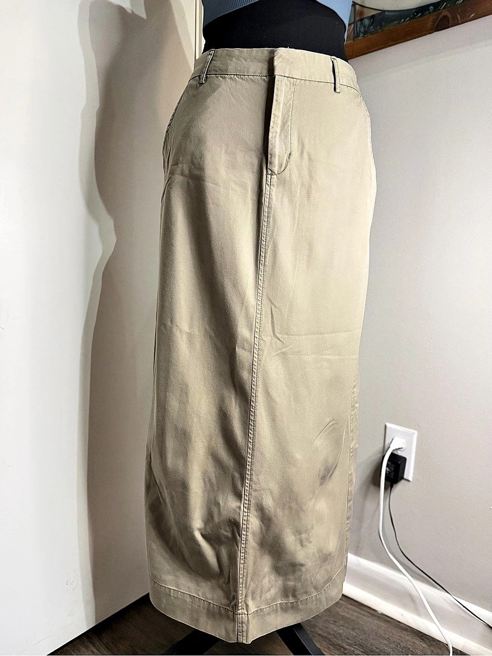 Vintage Old Navy Midi Skirt in Beige Size 2